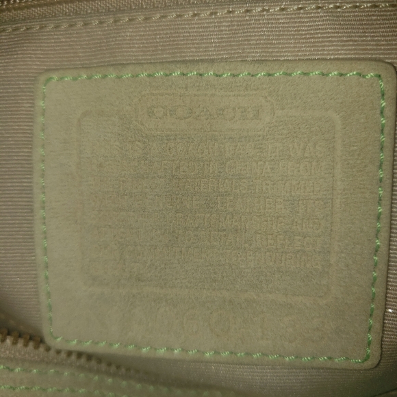 VINTAGE COACH HAMPTON SCRIBBLE SIGNATURE SHOULDER BAG. - Picture 8 of 16